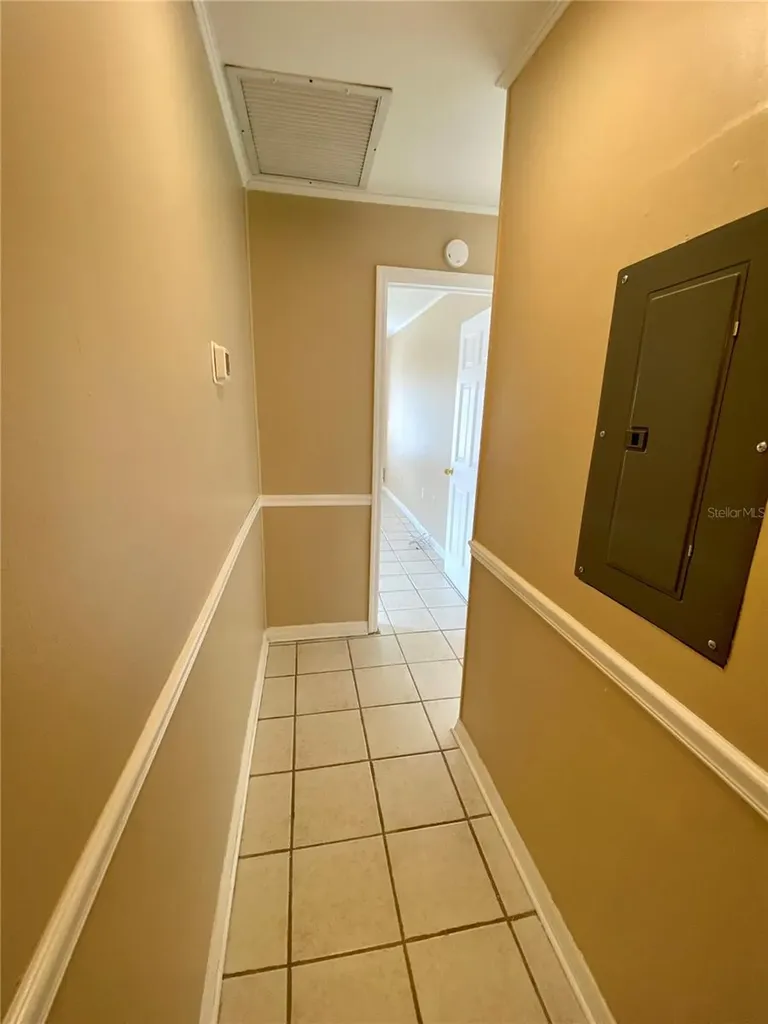 8602 Huron Court Tampa FL 33614