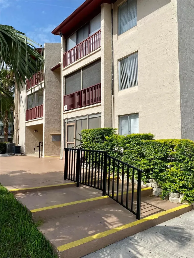 8602 Huron Court Tampa FL 33614