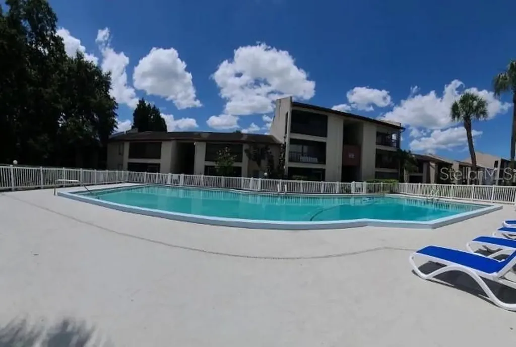 8602 Huron Court Tampa FL 33614