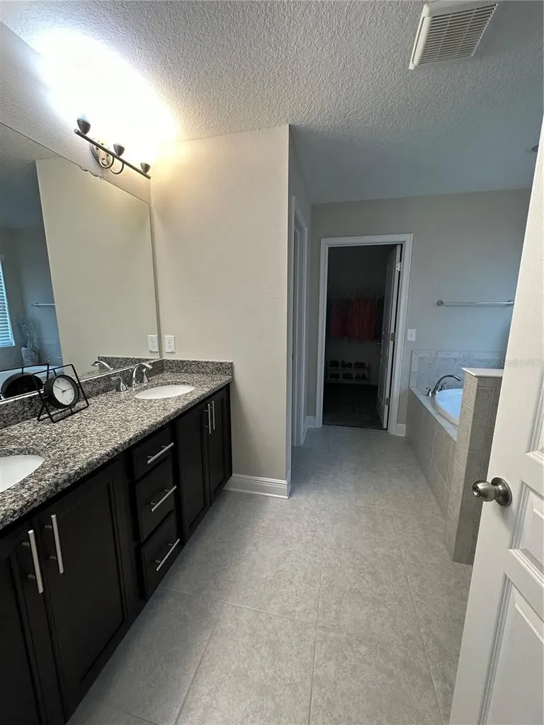3313 W Walnut Street Tampa FL 33607