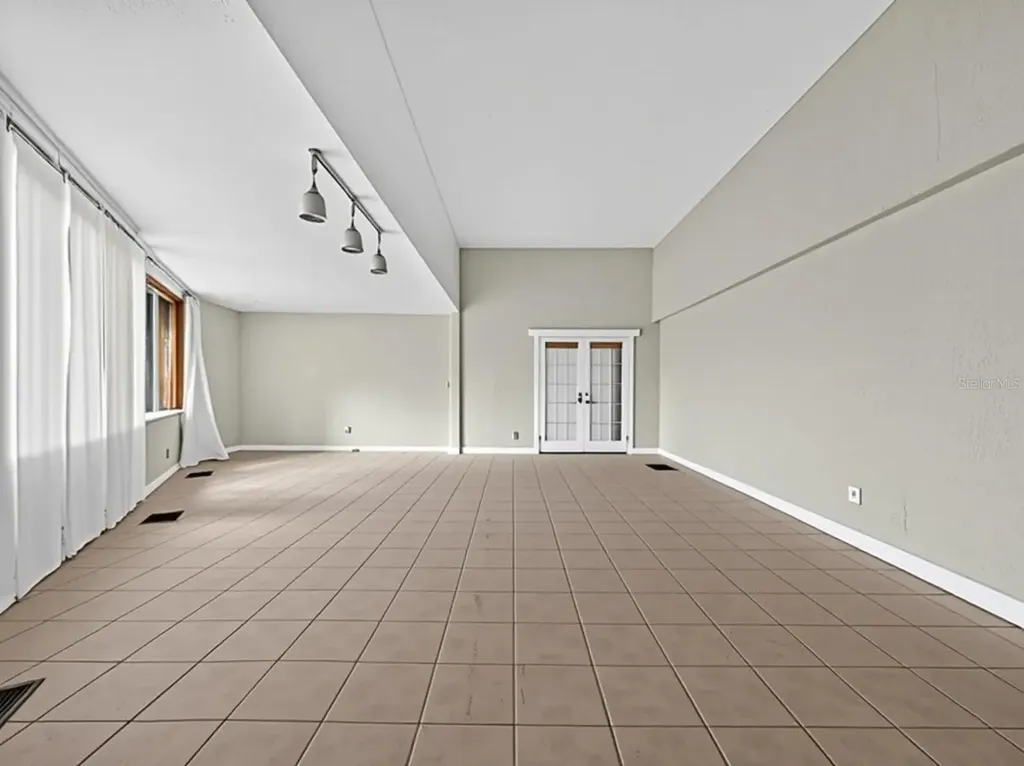 14820 County Road 48 Astatula FL 34705