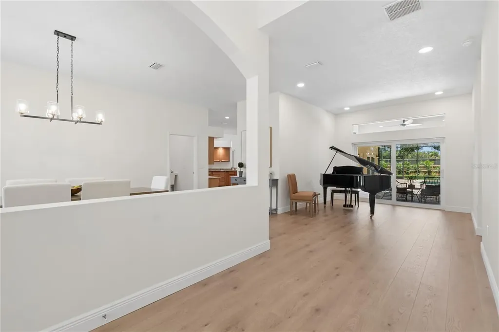 18811 Victor Manuel Drive Lutz FL 33548