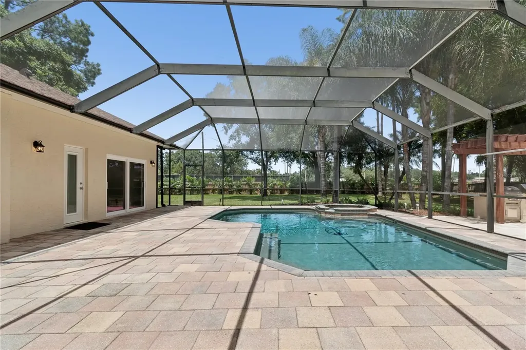 18811 Victor Manuel Drive Lutz FL 33548