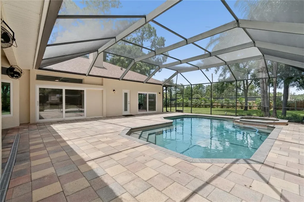 18811 Victor Manuel Drive Lutz FL 33548