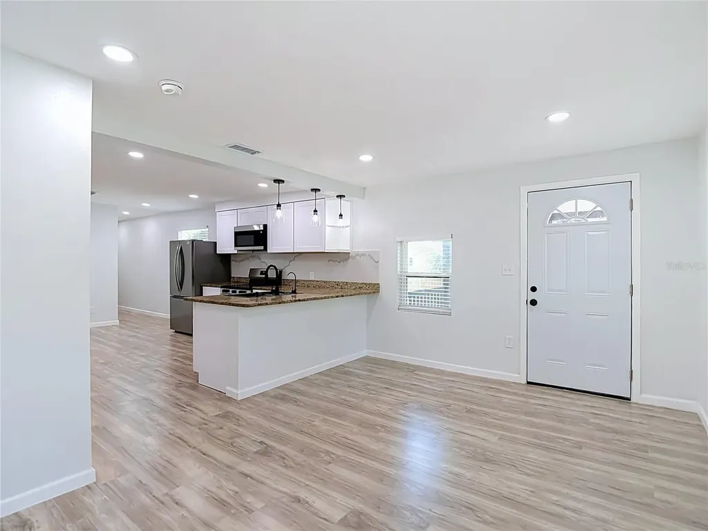 10009 N Florence Avenue Tampa FL 33612