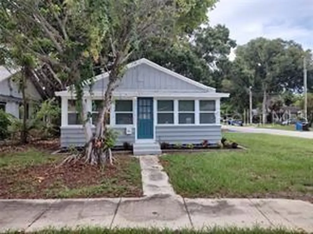 301 Mystic Lake Drive N St Petersburg FL 33702