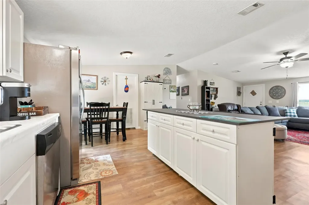3562 NW 20th Avenue Bell FL 32619