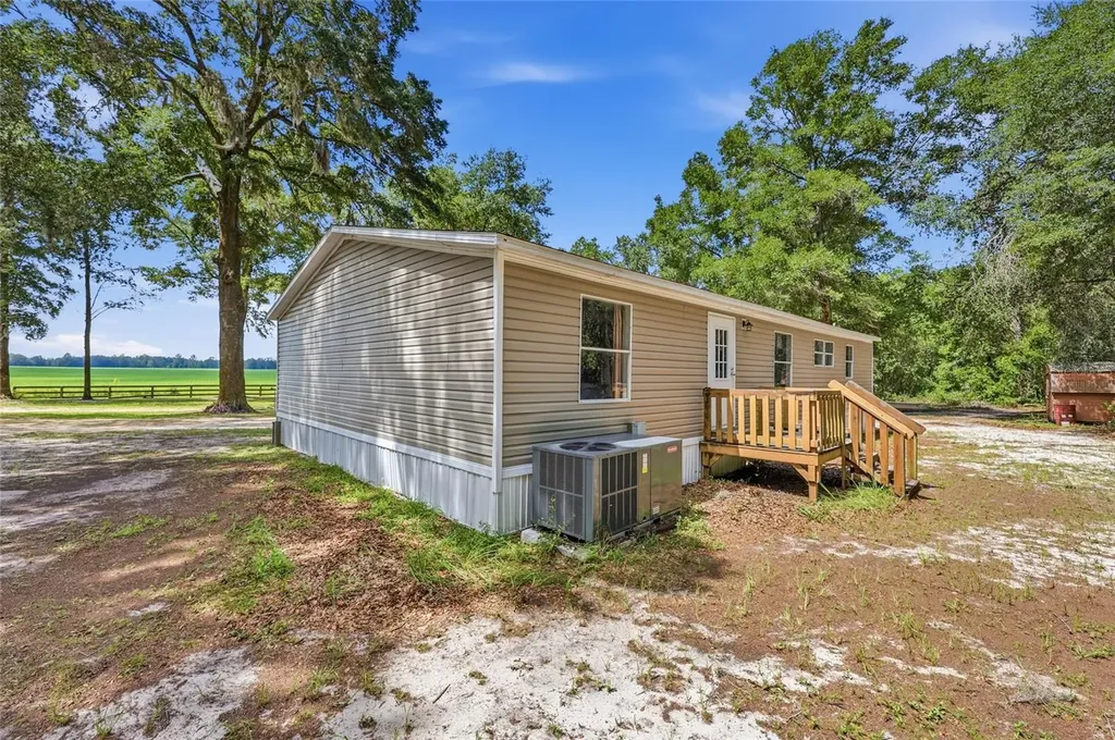 3562 NW 20th Avenue Bell FL 32619
