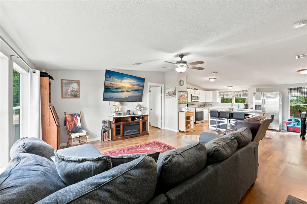3562 NW 20th Avenue Bell FL 32619