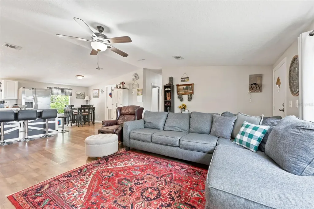 3562 NW 20th Avenue Bell FL 32619