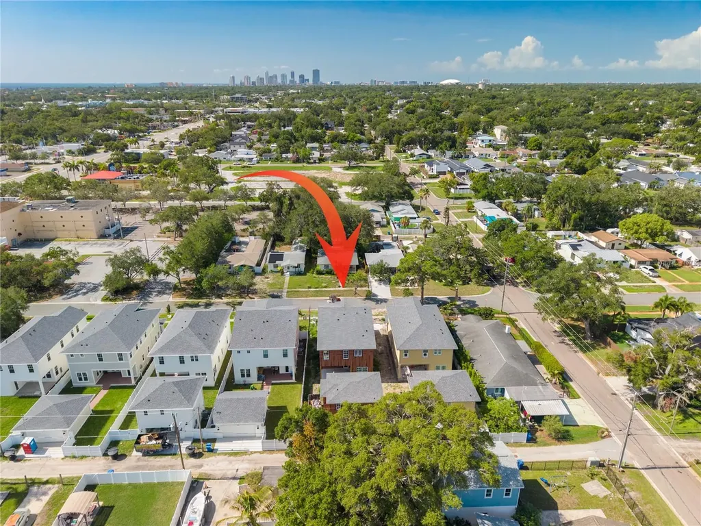 475 47th Avenue N St Petersburg FL 33703
