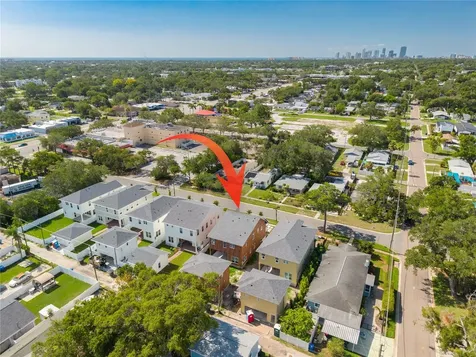 475 47th Avenue N St Petersburg FL 33703