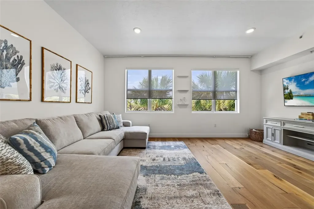 433 Central Avenue Sarasota FL 34236