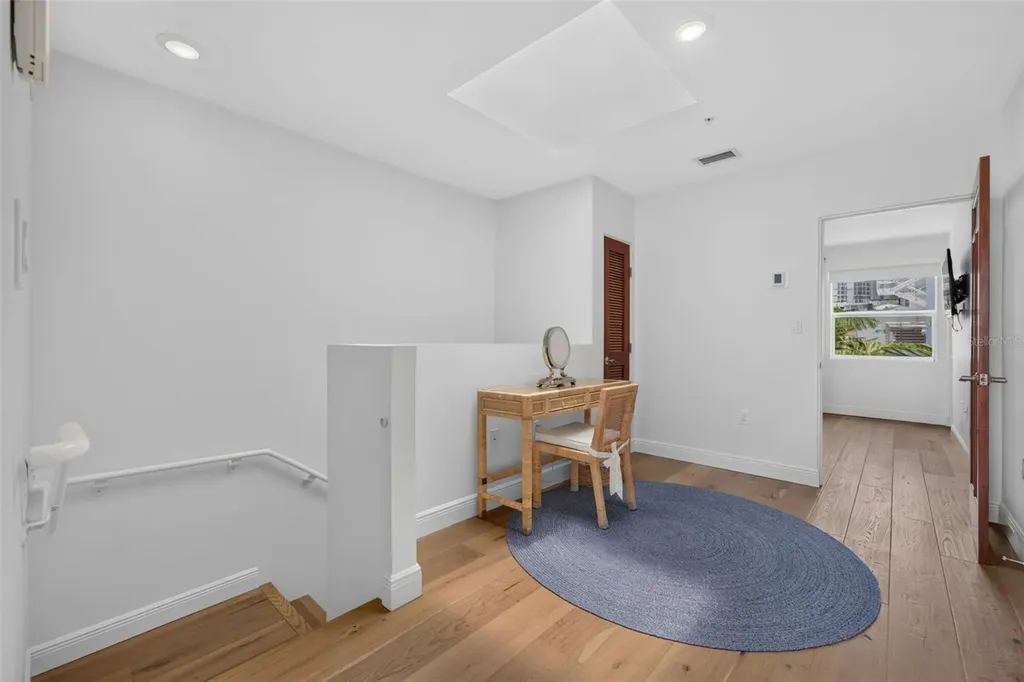 433 Central Avenue Sarasota FL 34236