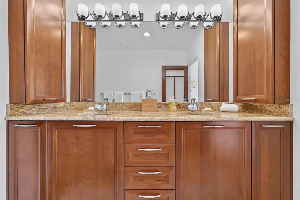 433 Central Avenue Sarasota FL 34236