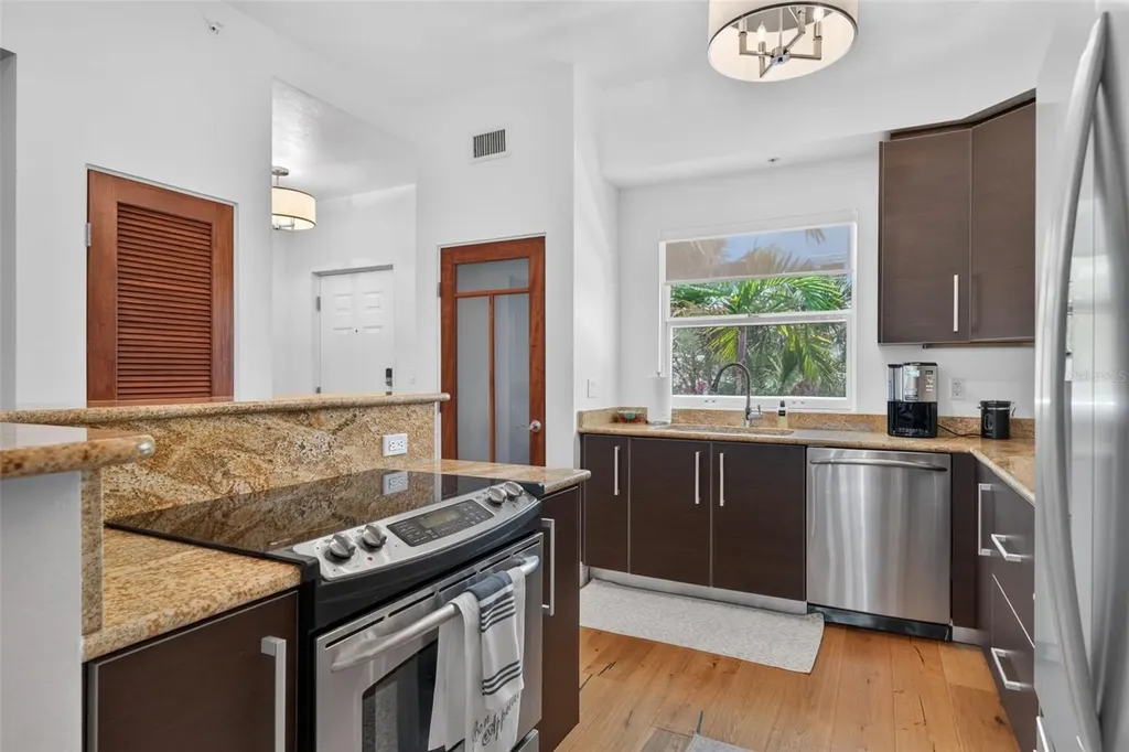433 Central Avenue Sarasota FL 34236