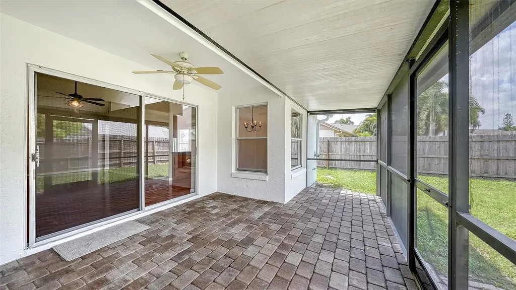 4910 6th Avenue E Bradenton FL 34208