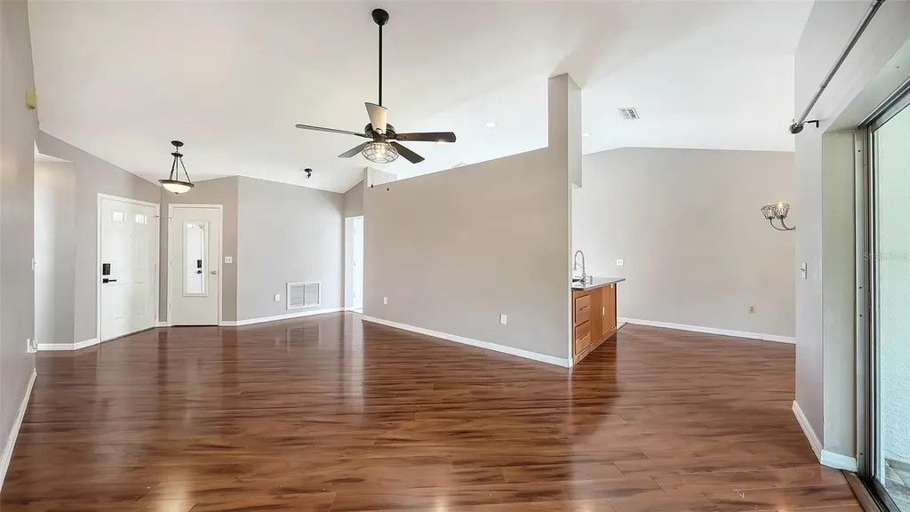 4910 6th Avenue E Bradenton FL 34208