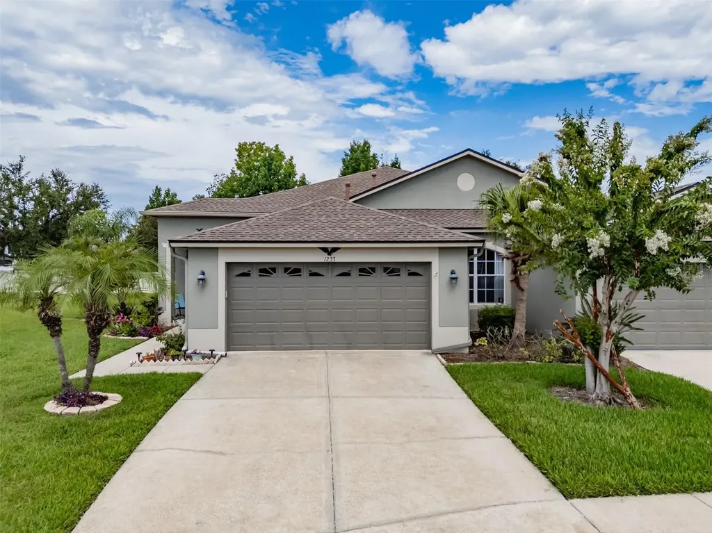1237 Ambridge Drive Wesley Chapel FL 33543