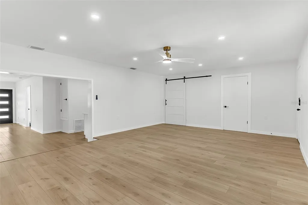 1825 Aaron Avenue Orlando FL 32811