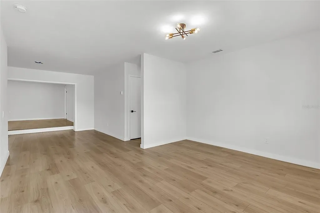 1825 Aaron Avenue Orlando FL 32811