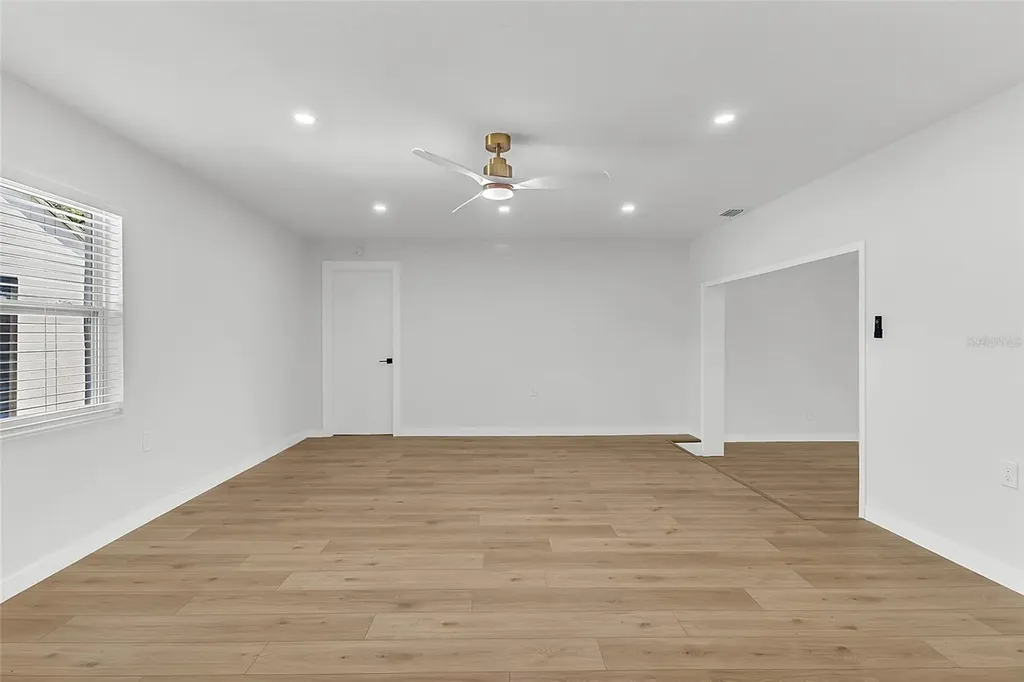 1825 Aaron Avenue Orlando FL 32811