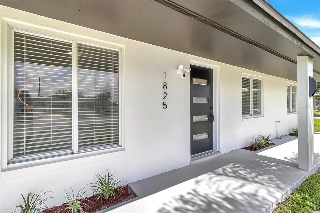 1825 Aaron Avenue Orlando FL 32811