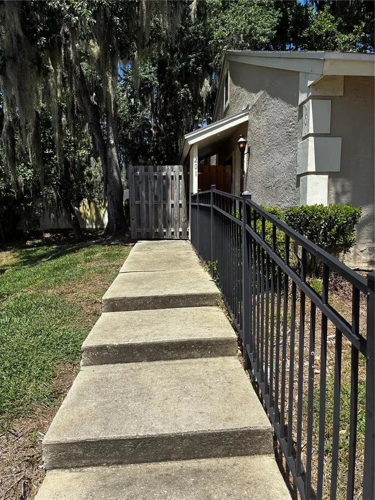 1701 SE 24th Road Ocala FL 34471