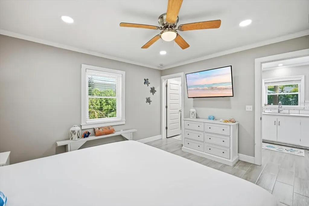 206 75th Street Holmes Beach FL 34217