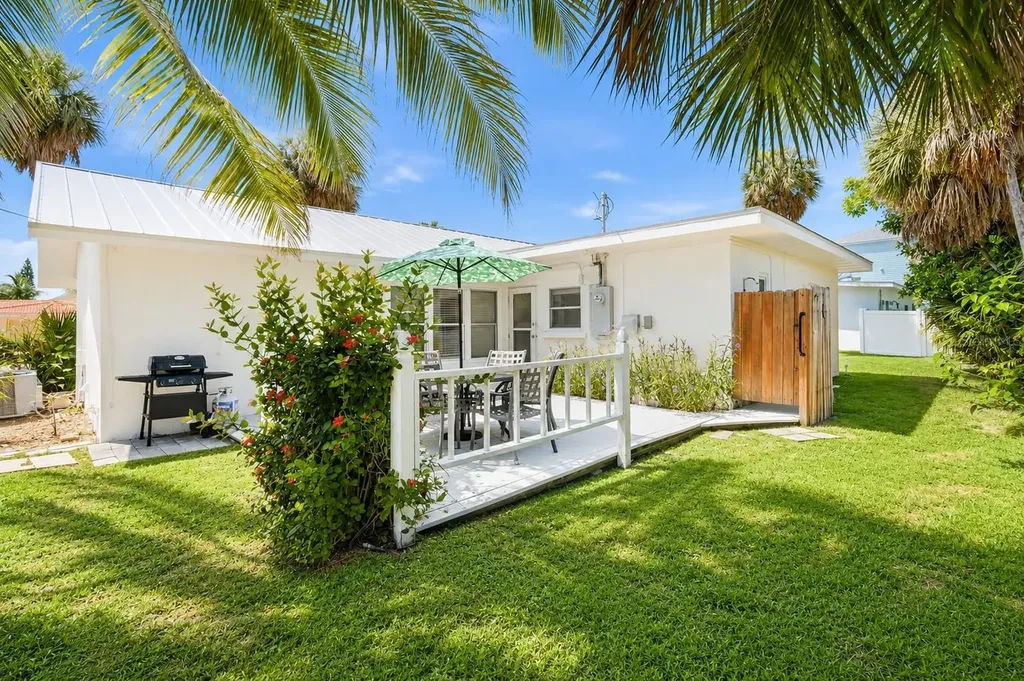 206 75th Street Holmes Beach FL 34217
