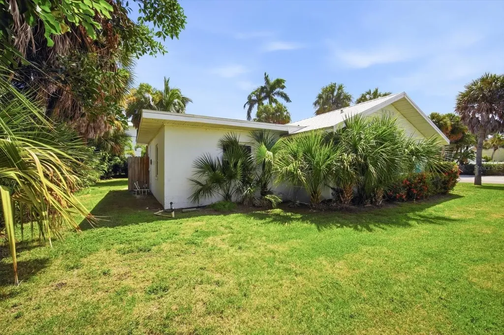 206 75th Street Holmes Beach FL 34217