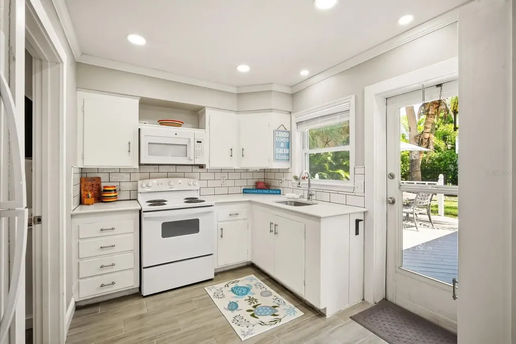 206 75th Street Holmes Beach FL 34217