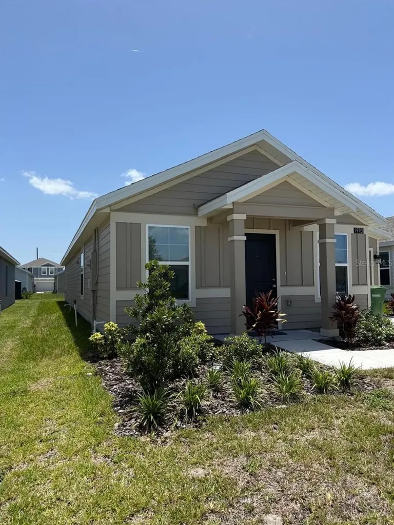 1970 Sarah Street Winter Haven FL 33884