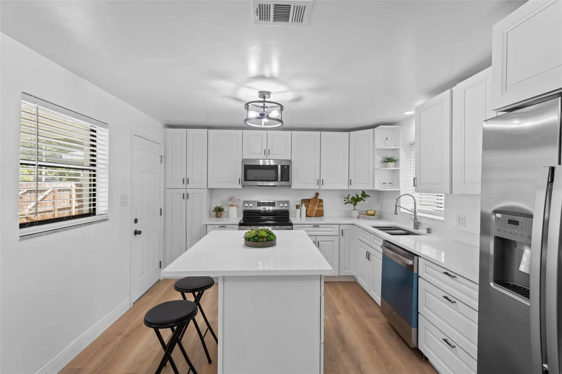 1781 Apache Trail Clearwater FL 33755