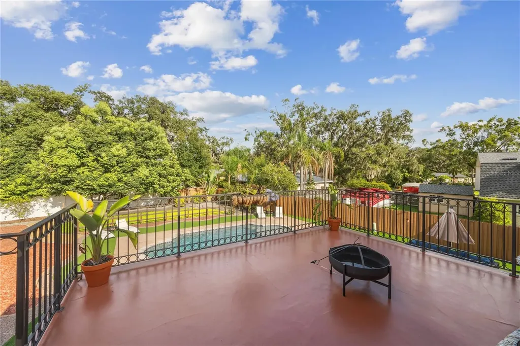 403 Weeburn Road Temple Terrace FL 33617