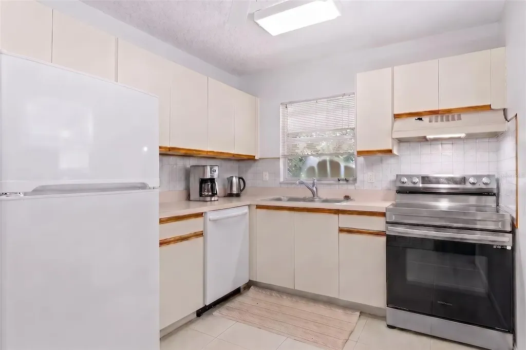 500 Santa Cruz Place NE St Petersburg FL 33703
