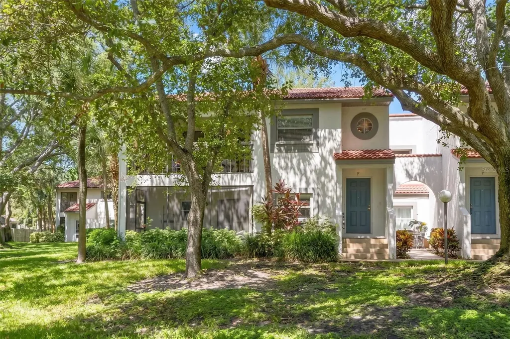 500 Santa Cruz Place NE St Petersburg FL 33703