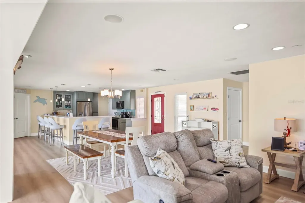 6360 2nd Palm Point St Petersburg FL 33706