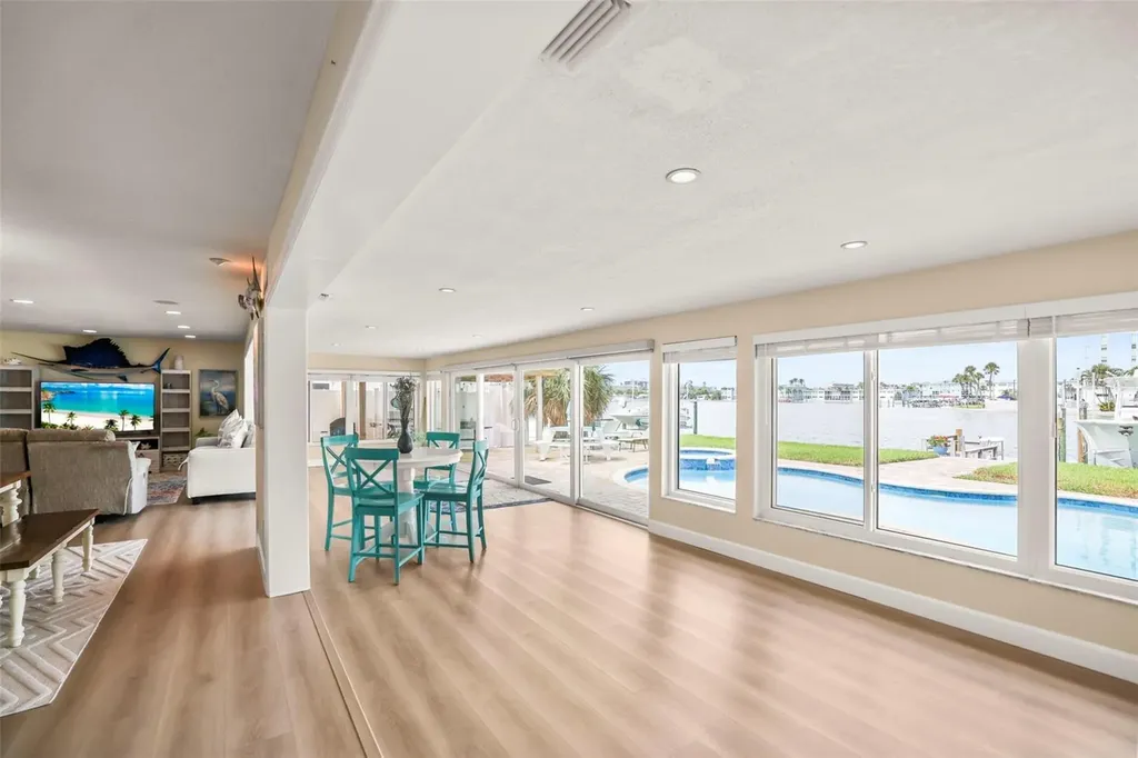 6360 2nd Palm Point St Petersburg FL 33706