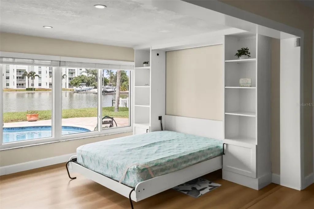 6360 2nd Palm Point St Petersburg FL 33706