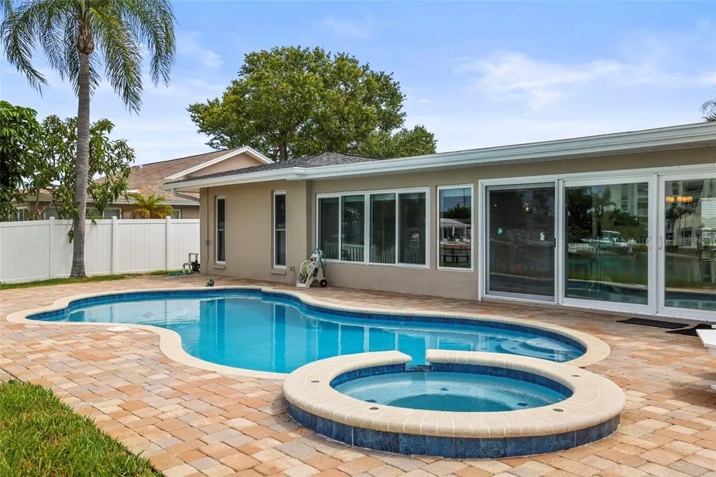 6360 2nd Palm Point St Petersburg FL 33706