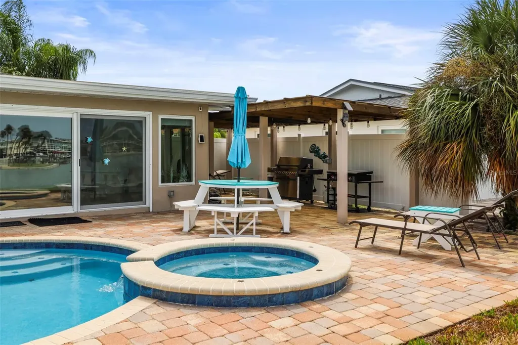 6360 2nd Palm Point St Petersburg FL 33706