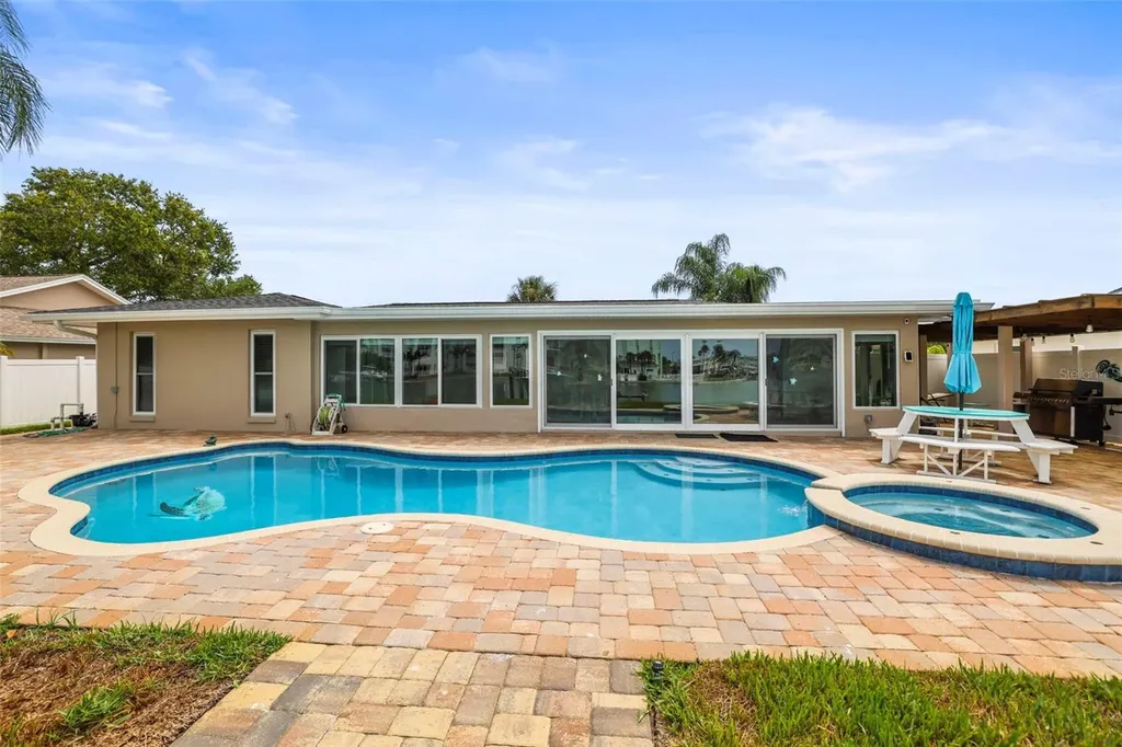 6360 2nd Palm Point St Petersburg FL 33706