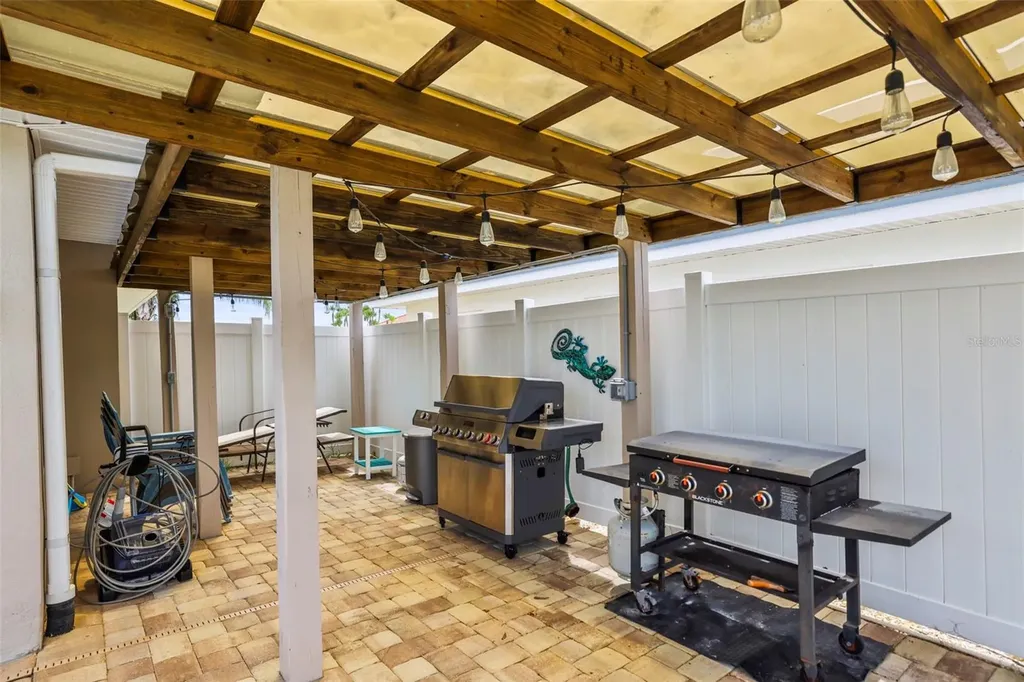 6360 2nd Palm Point St Petersburg FL 33706
