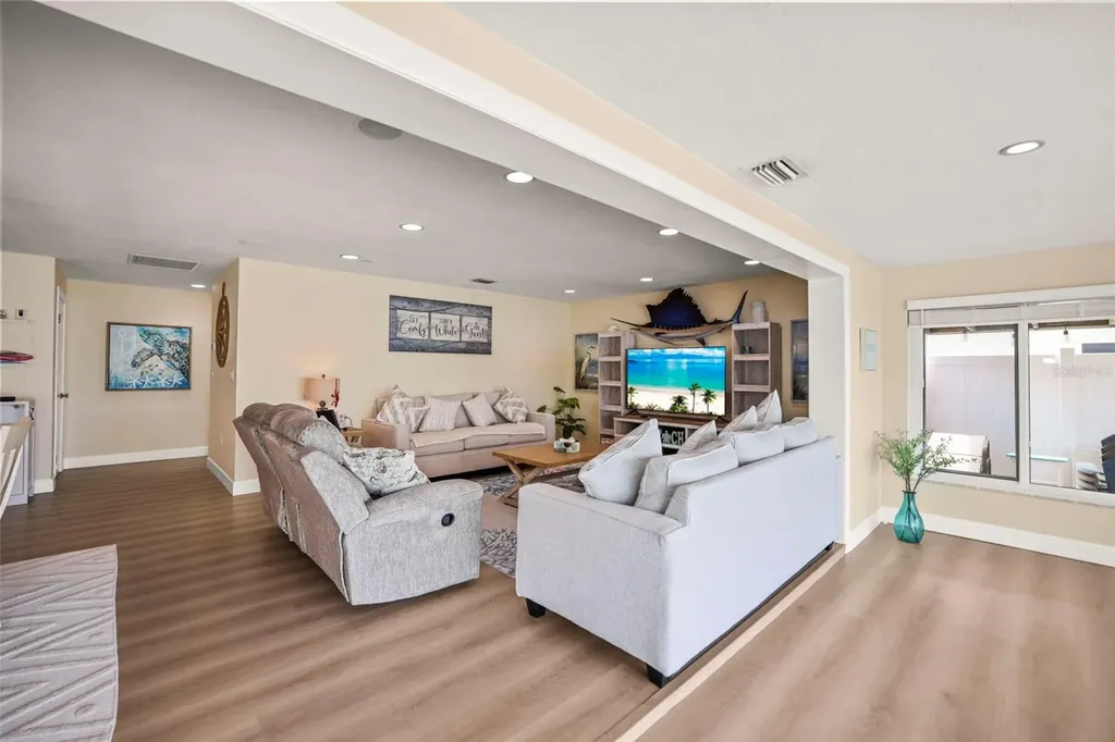 6360 2nd Palm Point St Petersburg FL 33706