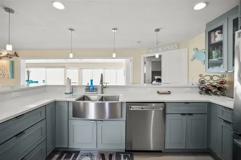 6360 2nd Palm Point St Petersburg FL 33706