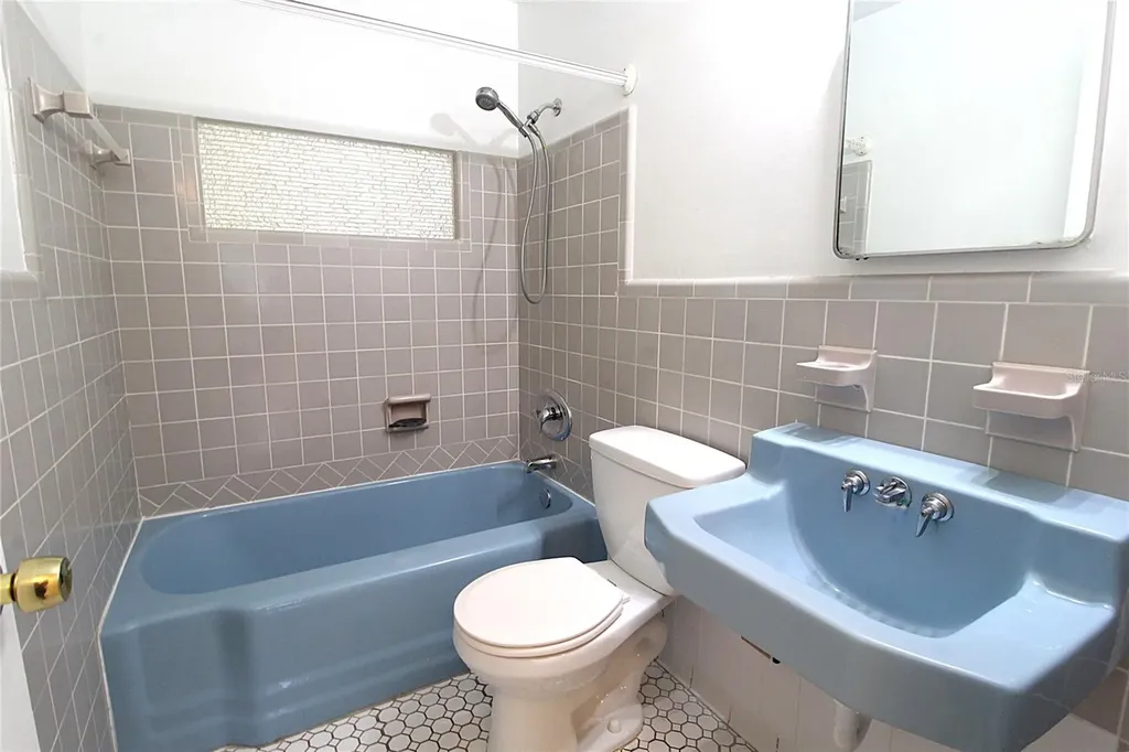 2516 E Milmar Drive Sarasota FL 34237