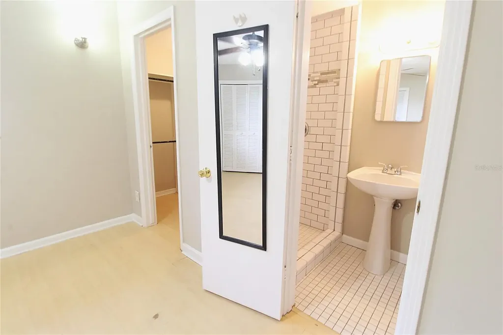 2516 E Milmar Drive Sarasota FL 34237