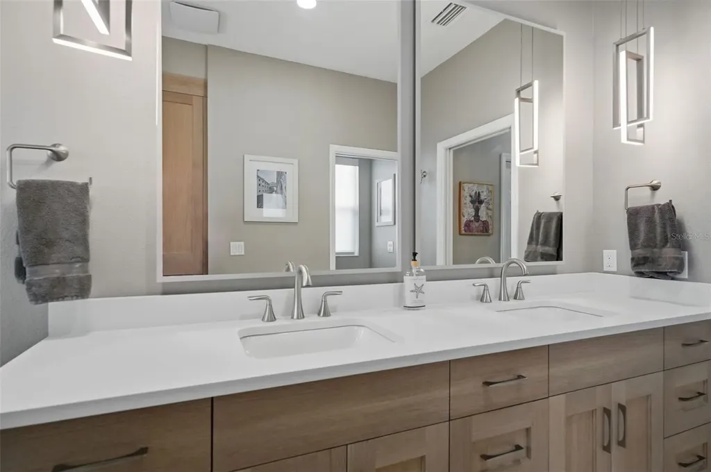 4618 Avenue Longchamps Lutz FL 33558