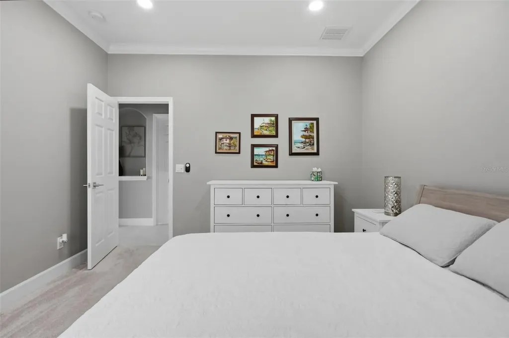 4618 Avenue Longchamps Lutz FL 33558